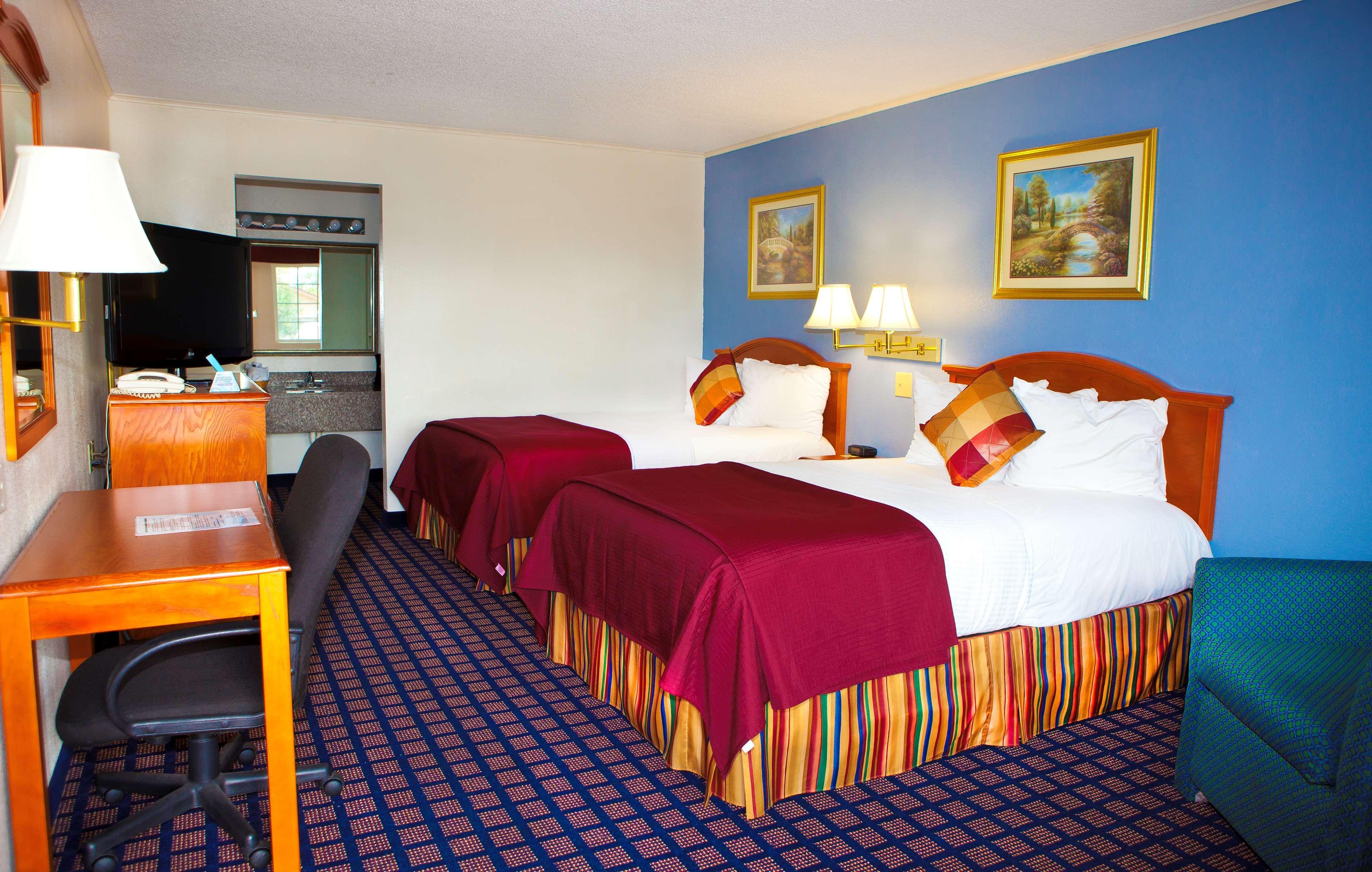 Best Western Palestine Inn Номер фото