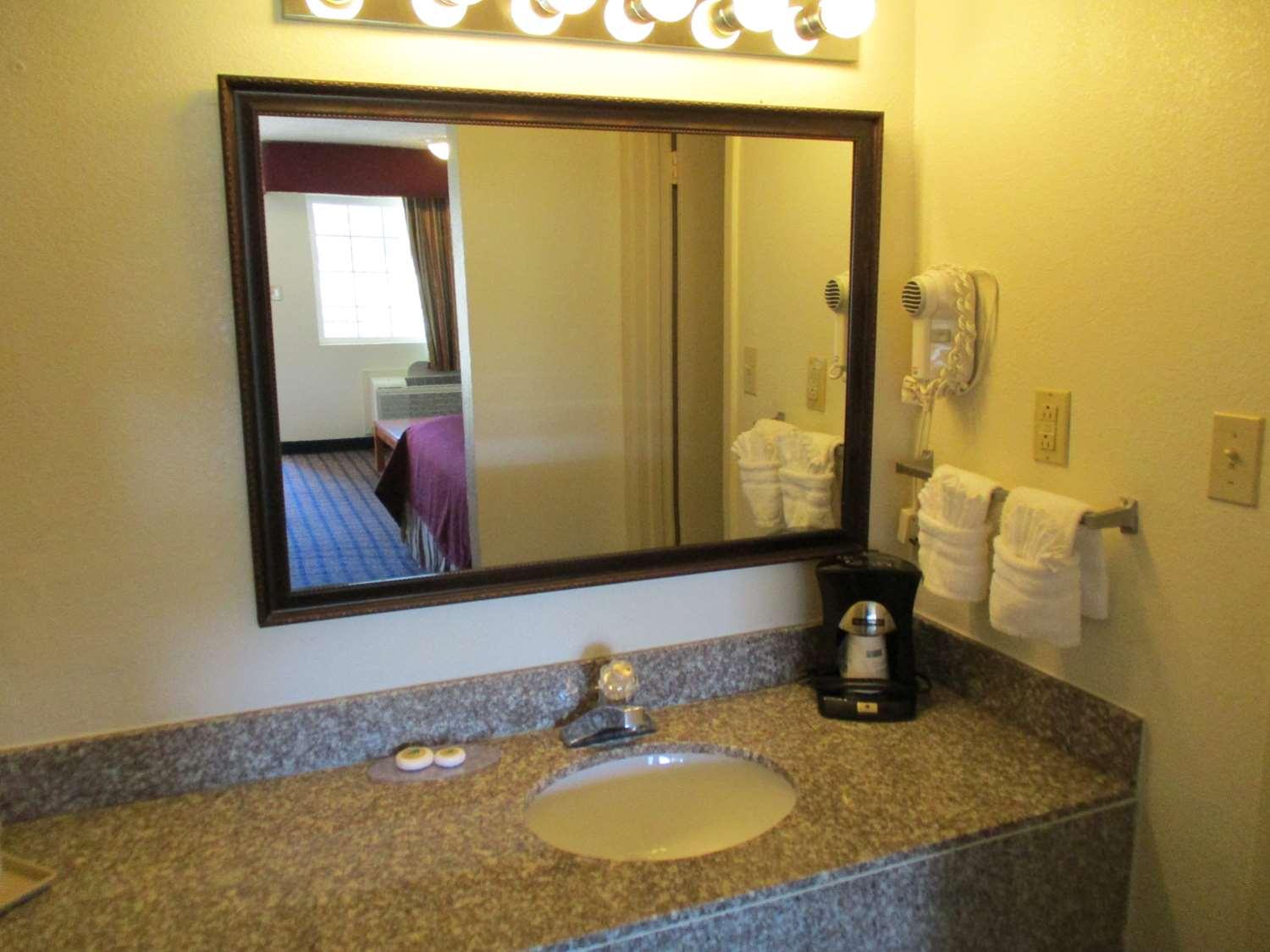 Best Western Palestine Inn Экстерьер фото