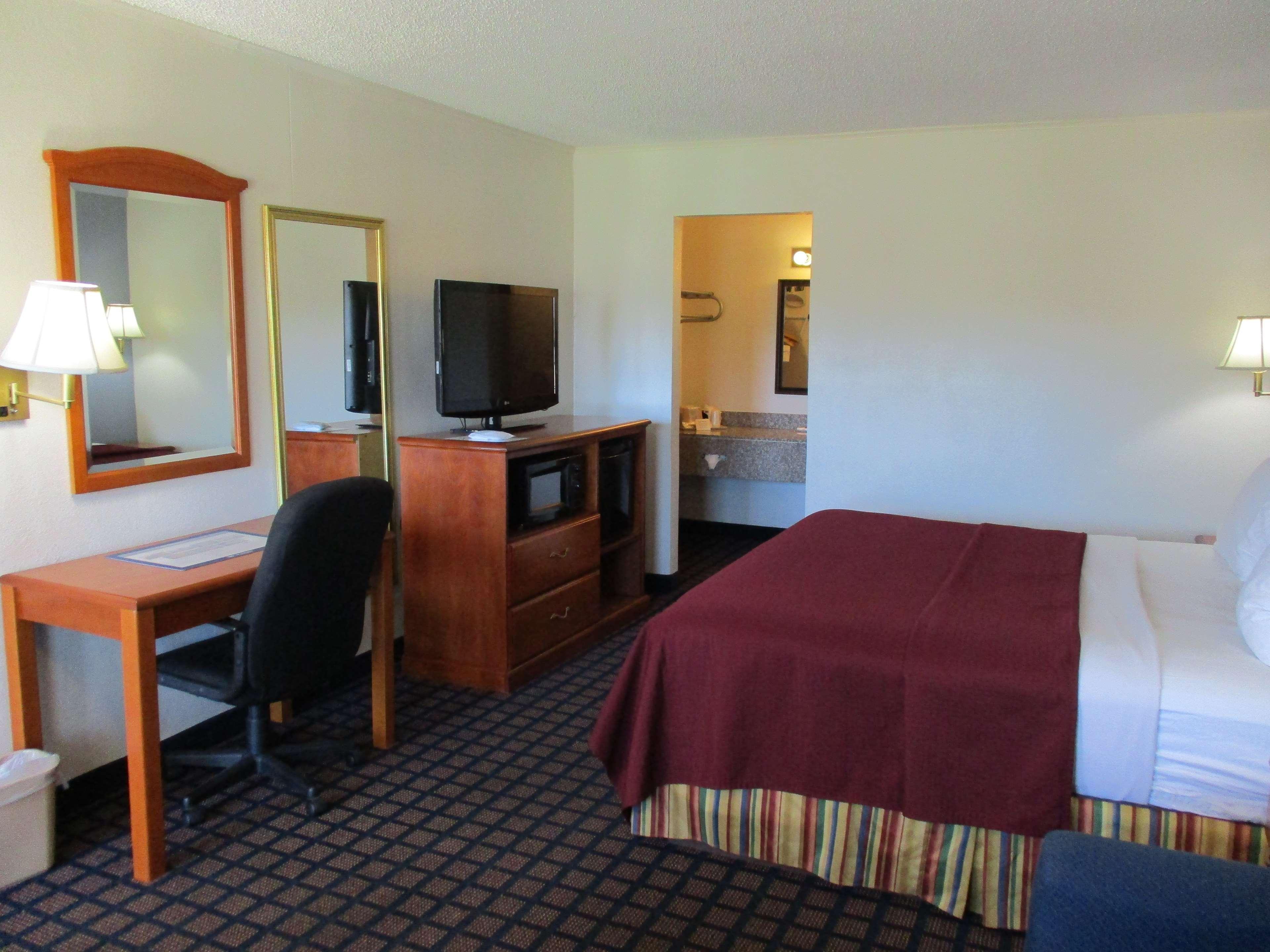 Best Western Palestine Inn Экстерьер фото