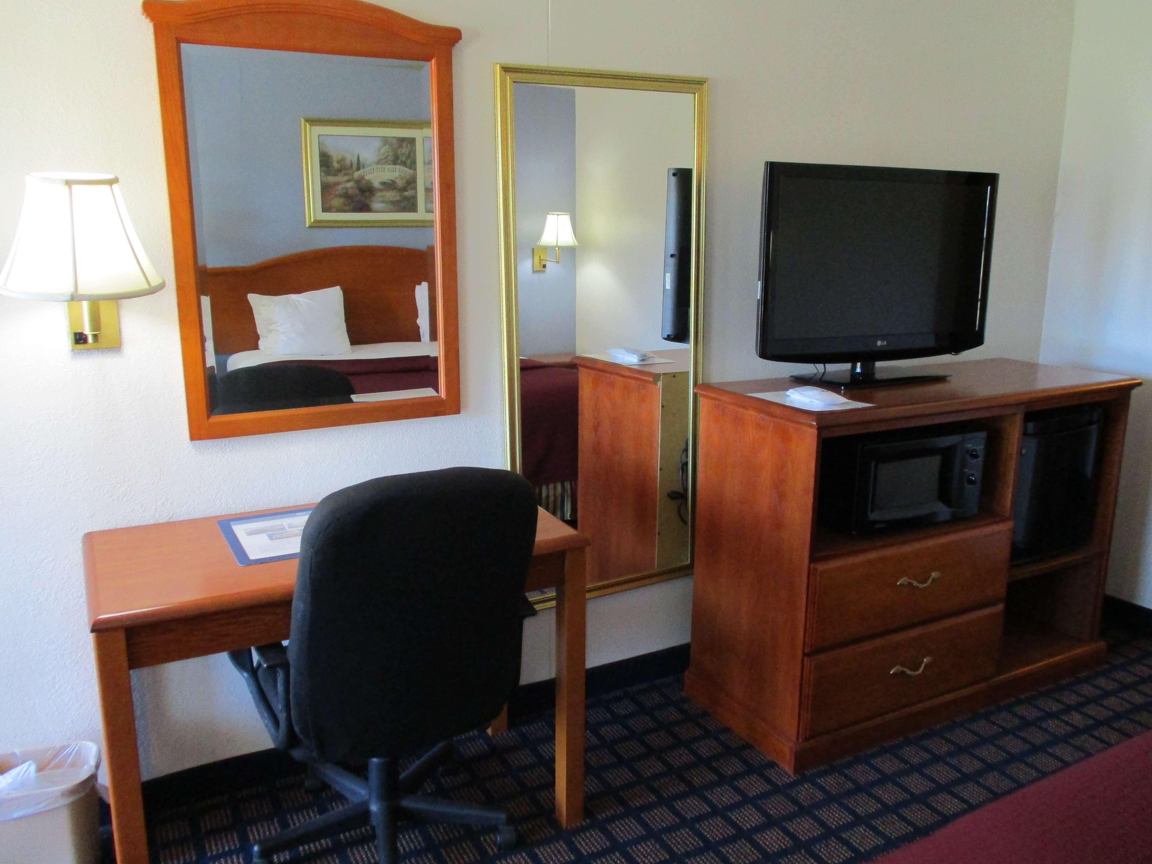 Best Western Palestine Inn Экстерьер фото