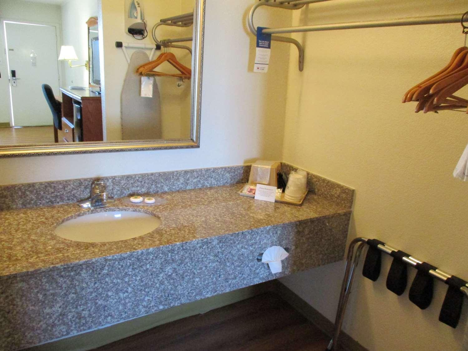 Best Western Palestine Inn Экстерьер фото