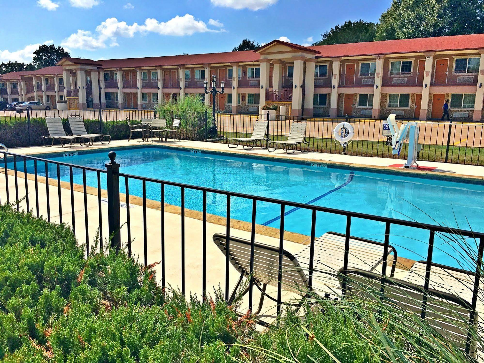Best Western Palestine Inn Экстерьер фото